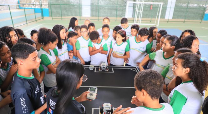 Equipe Sesi FTCamb leva conhecimentos de robótica a escola municipal de Viçosa