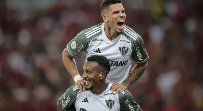 Atlético-MG amassa o Flamengo no Maracanã e embola briga pelo título do Brasileirão