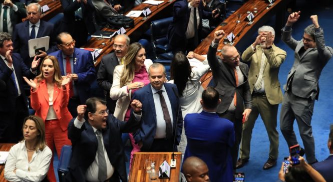 Senado aprova reforma tributária e Lula vence Bolsonaro de novo