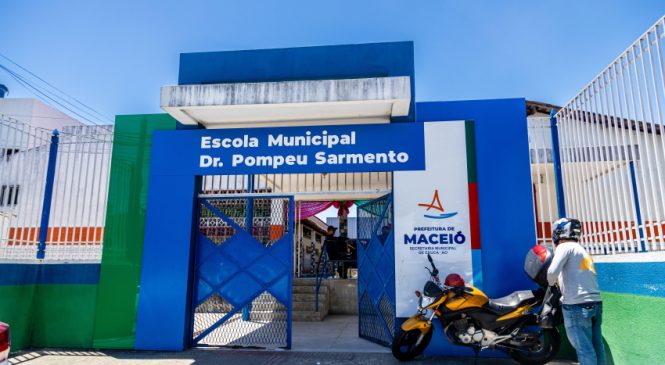 Famílias abrigadas em escola municipal serão transferidas para Casa de Passagem Familiar