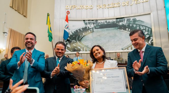 Secretária de Estado da Fazenda é homenageada pela Assembleia Legislativa