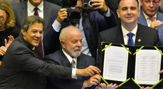 Senado aprova MP e garante R$ 35 bi de arrecadação para o governo Lula