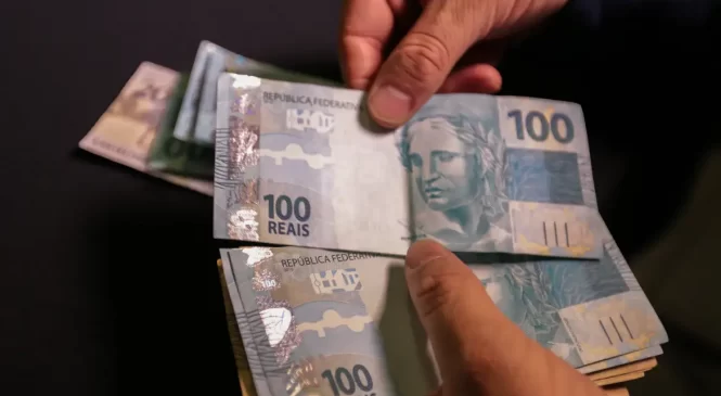Novo salário mínimo vai incrementar R$ 69,9 bilhões na economia, segundo o Dieese