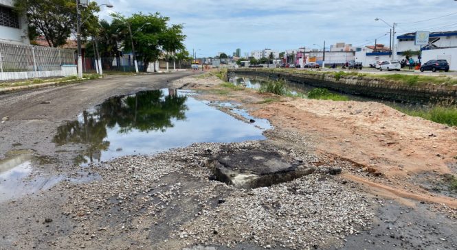 BRK é autuada após lançamento de esgoto em rua no Centro de Maceió