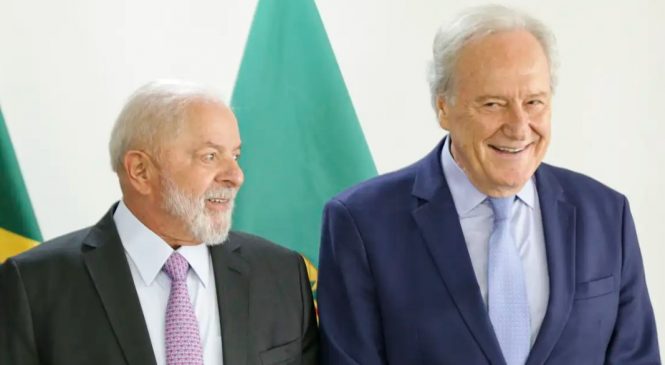 Lula assina nomeação de Lewandowski no Ministério da Justiça