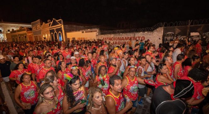 É hoje: Mais de 100 blocos carnavalescos desfilam no Jaraguá Folia