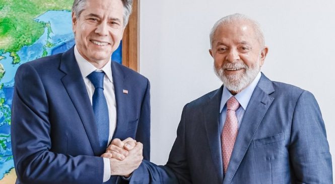 Ao lado de Lula, secretário de Estado dos EUA diz não ser necessário retratação com Israel