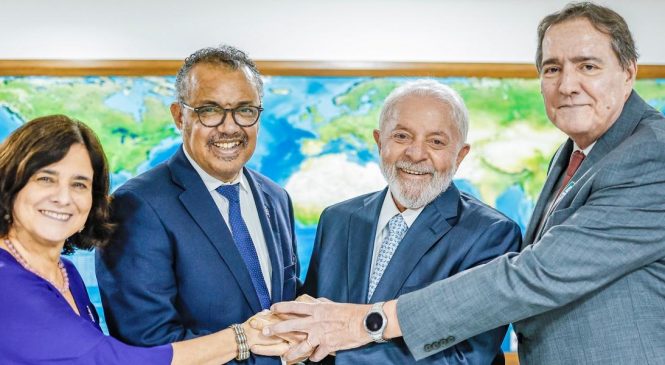 Lula e diretor-geral da OMS discutem produção de vacina contra a dengue