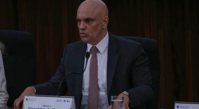 Moraes defende punição às big techs que induzirem voto
