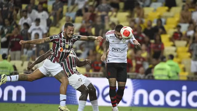 Com atuação dominante, Flamengo vence o Fluminense e se aproxima de decisão do Campeonato Carioca