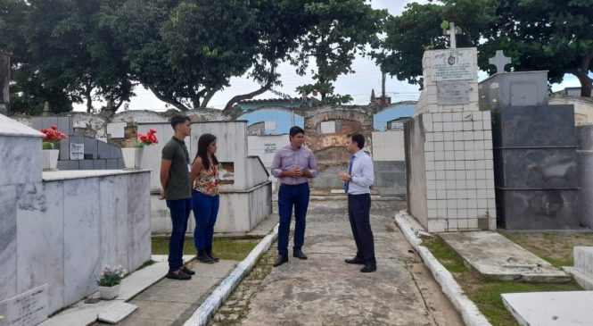 Defensoria inspeciona cemitério público de Maceió: sepultamentos não devem esperar mais de 24 horas