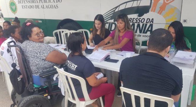 Programa Itinerante da Defensoria Pública atende moradores do Vergel do Lago, Jaraguá e Marechal Deodoro