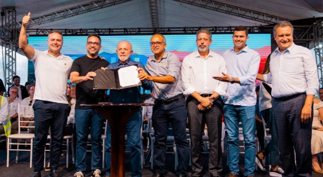Lula e Paulo Dantas assinam ordem de serviço para nova etapa do Canal do Sertão