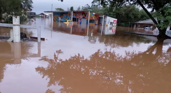 Mais de 80 mil pessoas estão desabrigadas no Rio Grande do Sul