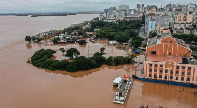 Chuva forte retorna no RS e população deve buscar áreas seguras