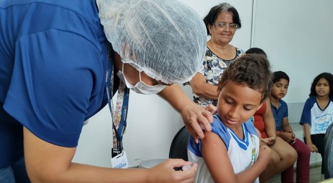 Vacinem seus filhos: Senado aprova programa de vacinação nas escolas públicas