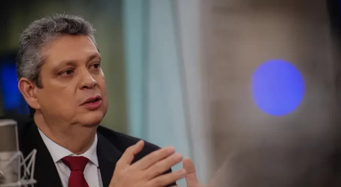 Colunista diz que ministro Márcio Macedo será o próximo a ser exonerado por Lula