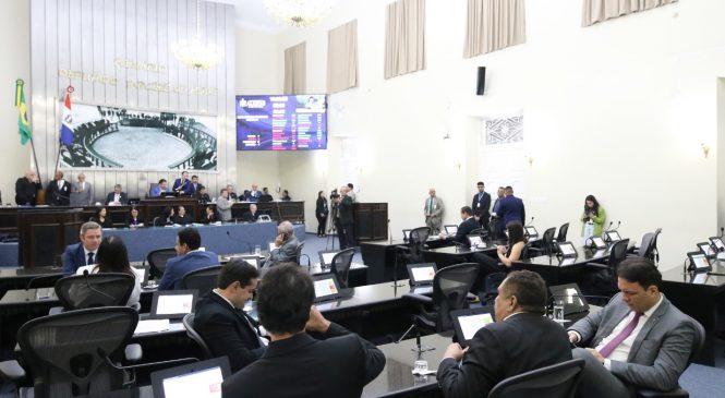 Parlamentares aprovam PLDO e Legislativo de Alagoas entra em recesso