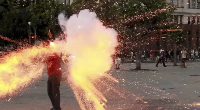 Justiça reduz pena de condenado por morte de cinegrafista em protesto