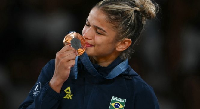 Larissa Pimenta conquista medalha de bronze no judô