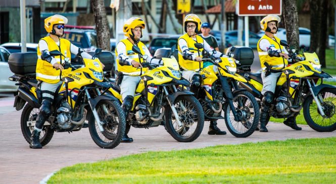 Ronda no Bairro prende na Ponta Verde dupla acusada de estelionato