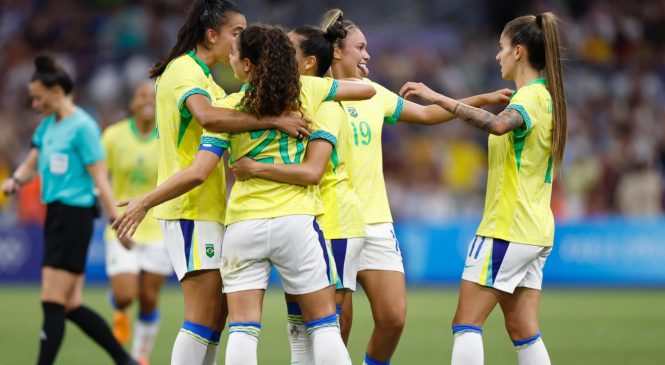 Sem Marta, Brasil derrota Espanha e garante lugar na final do futebol feminino