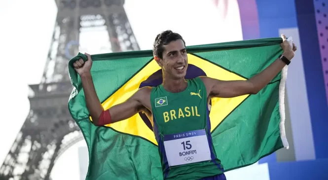 Caio Bonfim fatura prata inédita para o Brasil na marcha atlética