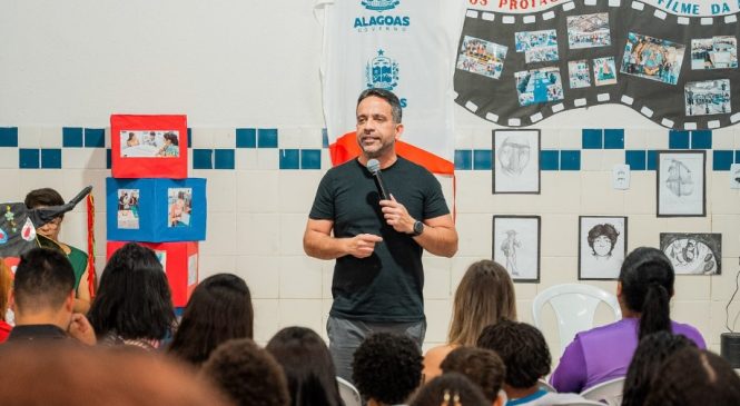 Dantas entrega reforma da Escola Estadual Ana Coelho Palmeira