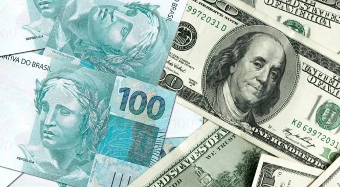 Dólar atinge R$ 5,7412, maior valor desde março de 2021