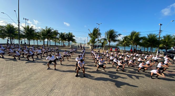 Futuros delegados da Polícia Civil iniciam preparação física com corrida na orla