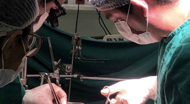 Paciente que realizou segundo transplante hepático no Hospital do Coração Alagoano recebe alta